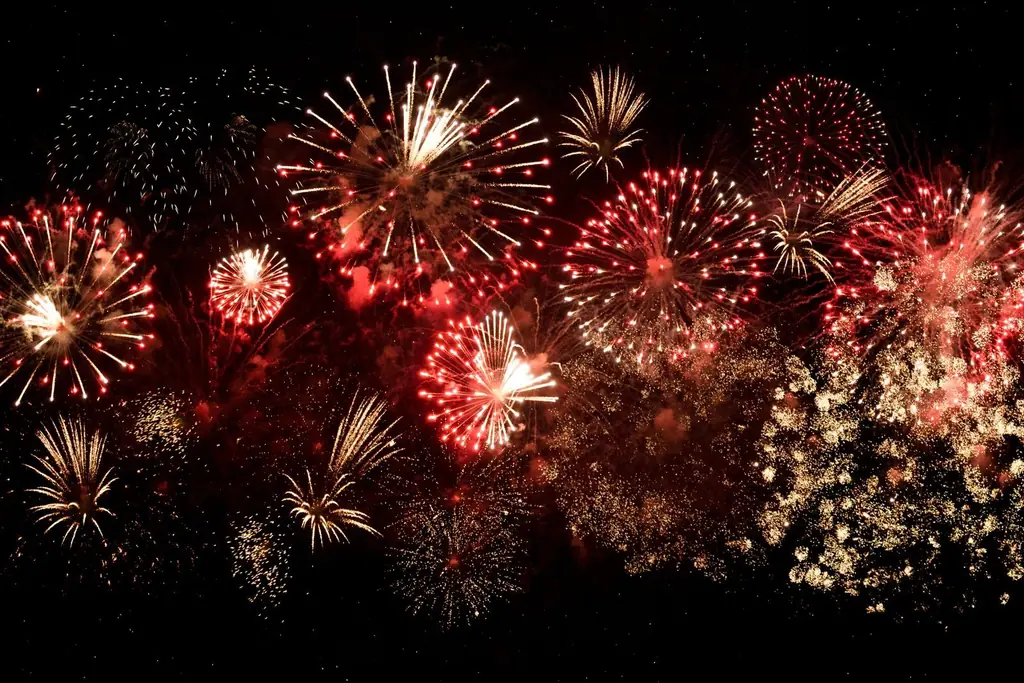 Fireworks light up the night sky in a breathtaking celebration in Vaughan, Ontario